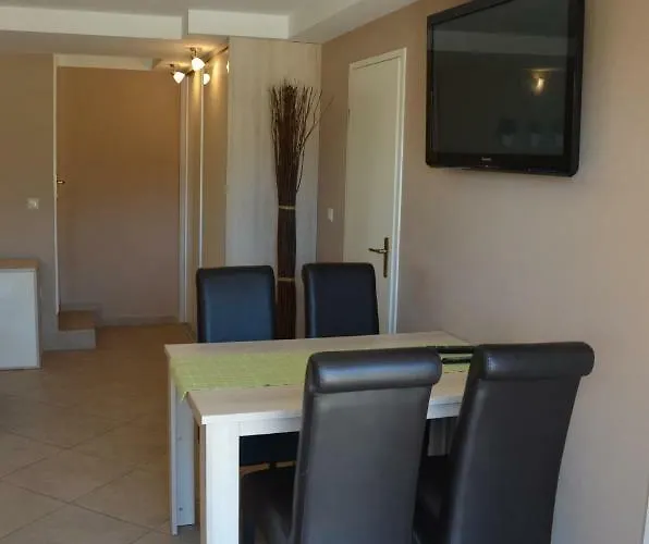 Mango Ii Lägenhet Baška